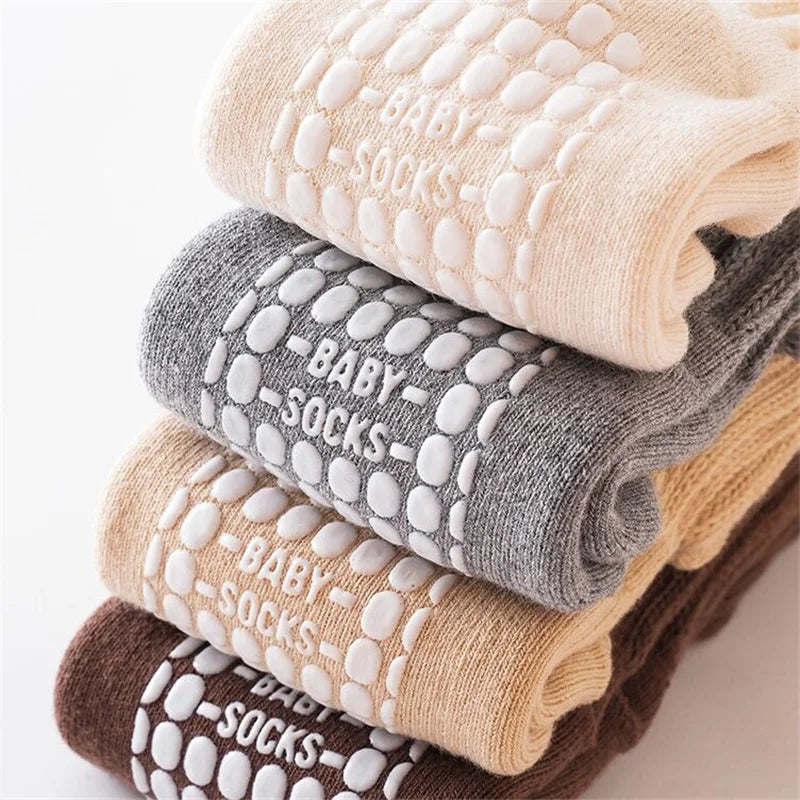Mia’s Cozy Grippers